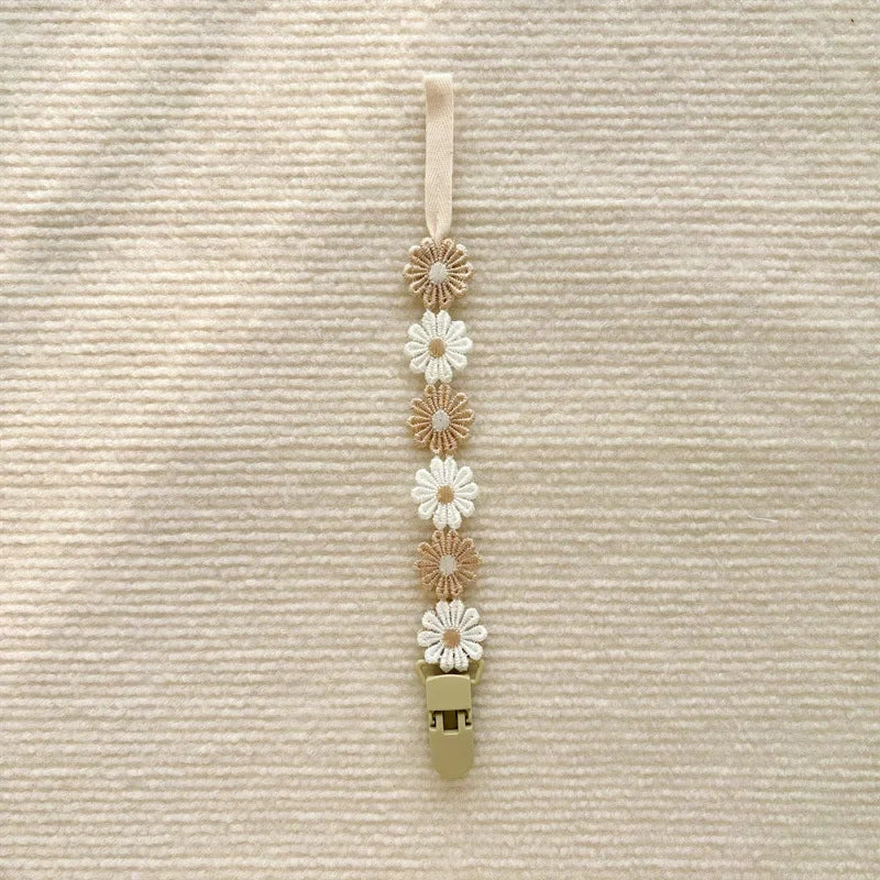 Hign-concerned Daisy Pacifier Clips Baby Accessories