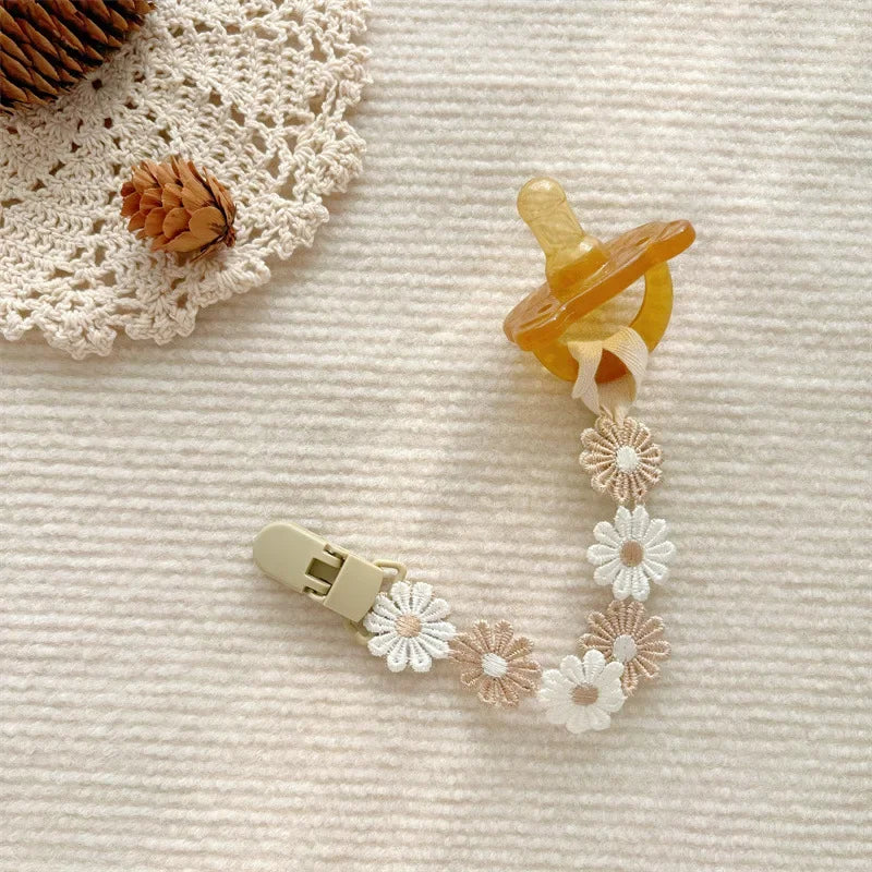 Hign-concerned Daisy Pacifier Clips Baby Accessories
